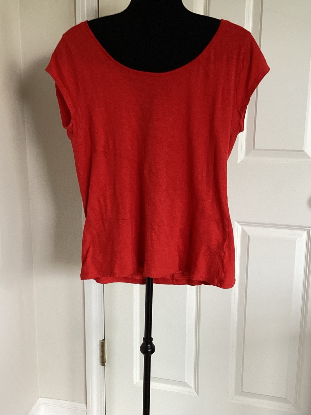 DKNY Jeans Womens scoop neck cap sleeve top Red